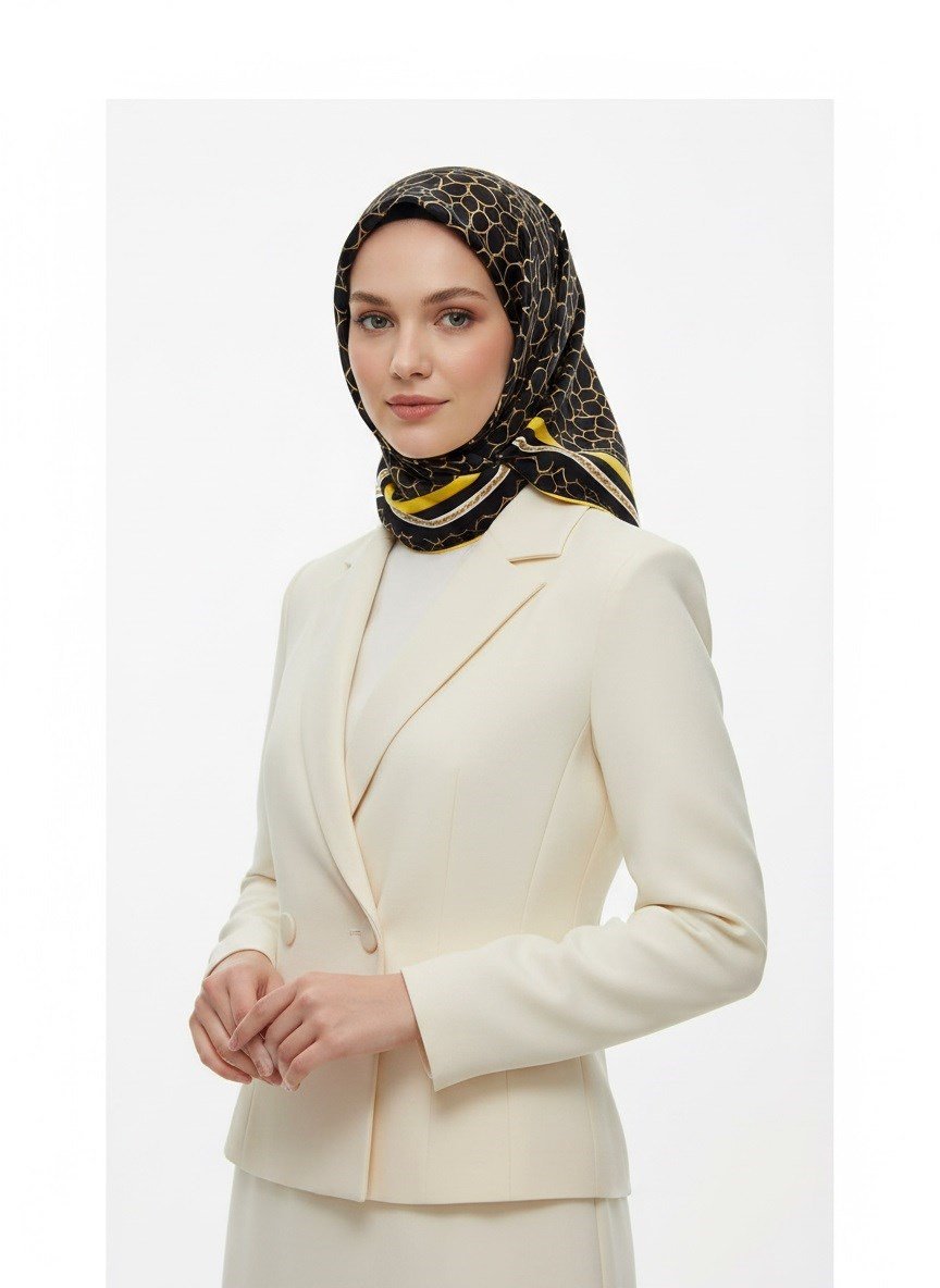 %100 Twill İpek Zincir Desenli Siyah - Limon Sarısı Renkli 90x90 Eşarp Kenar Dikiş Şekli El Dikişli
