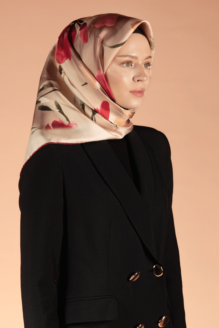 %100 Twill İpek Çiçek Desenli Bej - Bordo Renkli 90x90 Dikim Şekli : El Dikişi Eşarp