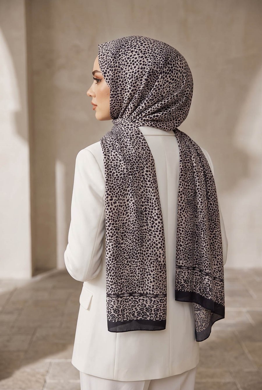 KREP LEOPAR DESENLİ VİZON RENKLİ 75X195 KIRIŞMAZ ŞAL