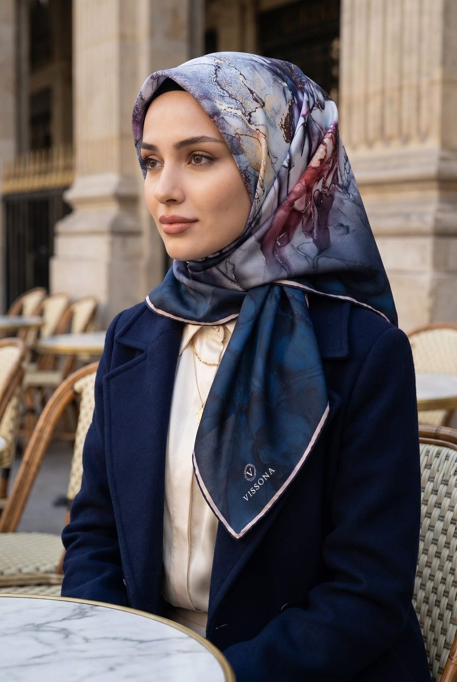 %100 Twill İpek Duman Desenli Lacivert Renkli 90x90 Eşarp Dikim Şekli : El Dikişi