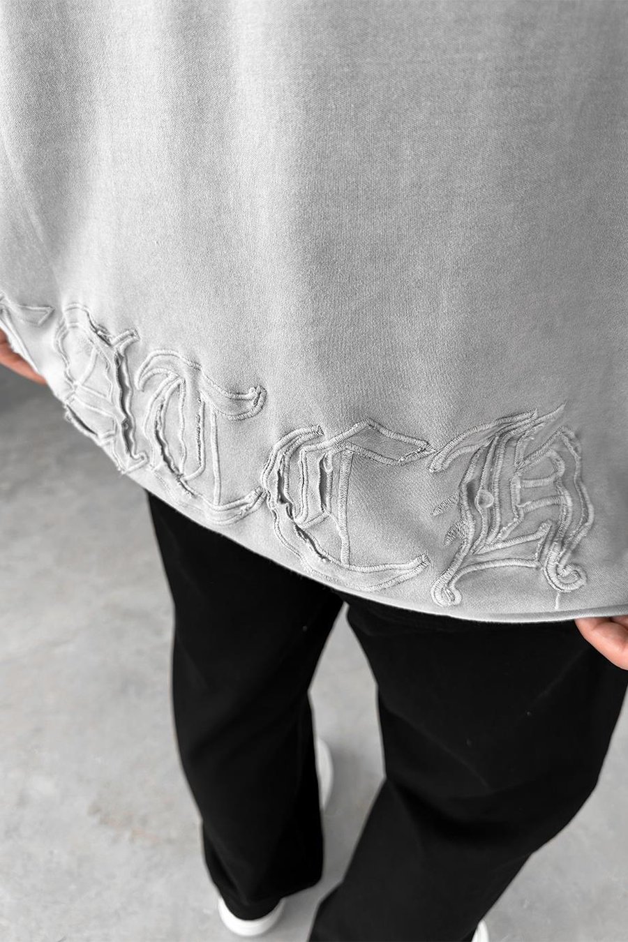 Açık Gri Acid Wash Kabartma Baskılı Oversize Tişört