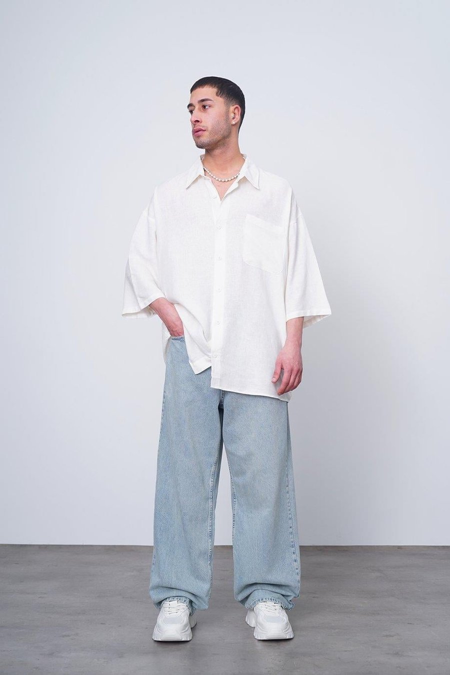 Beyaz Basic Yarım Kollu 1B CH Oversize Gömlek