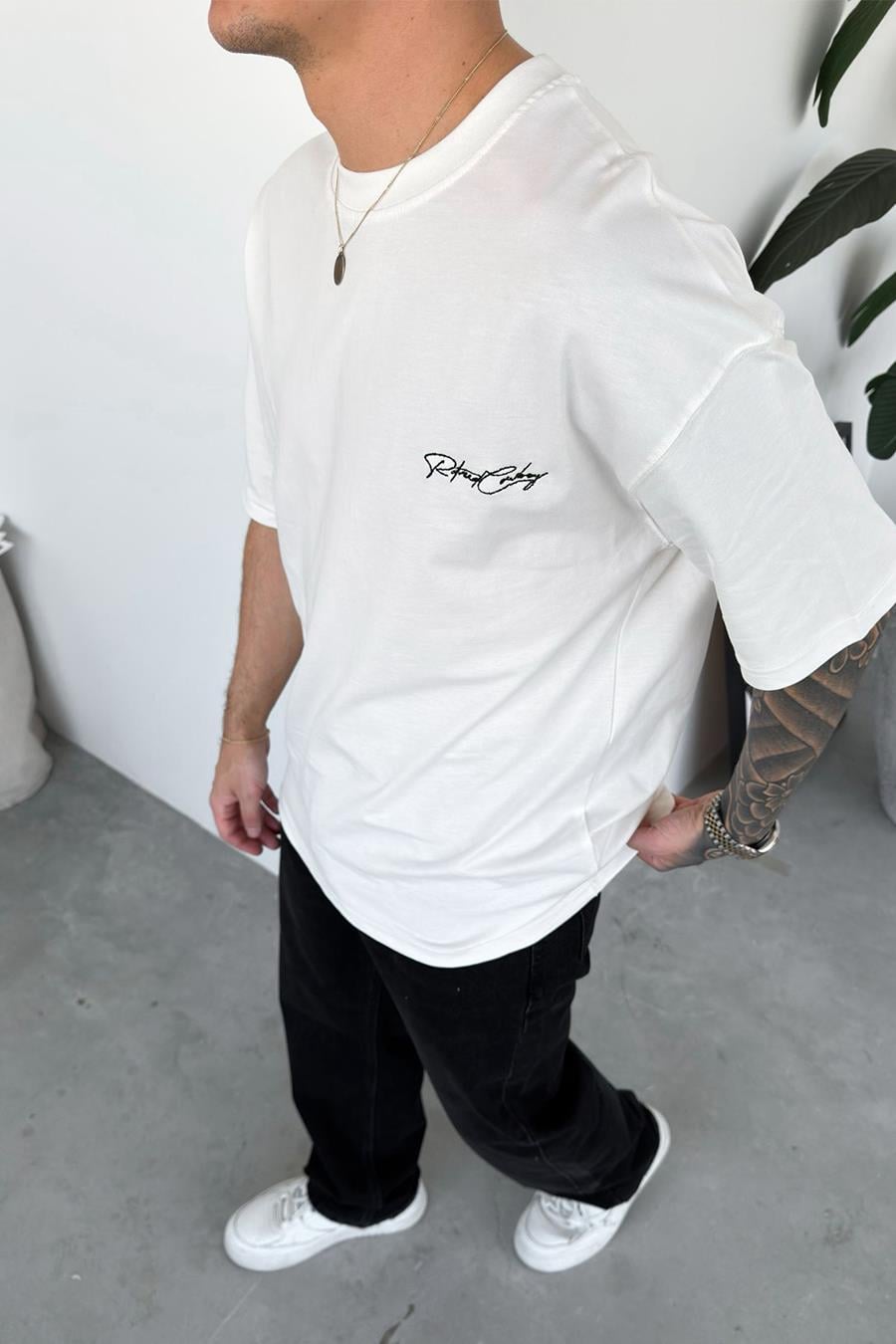 Beyaz Cowboy Nakış Detay Oversize Tişört