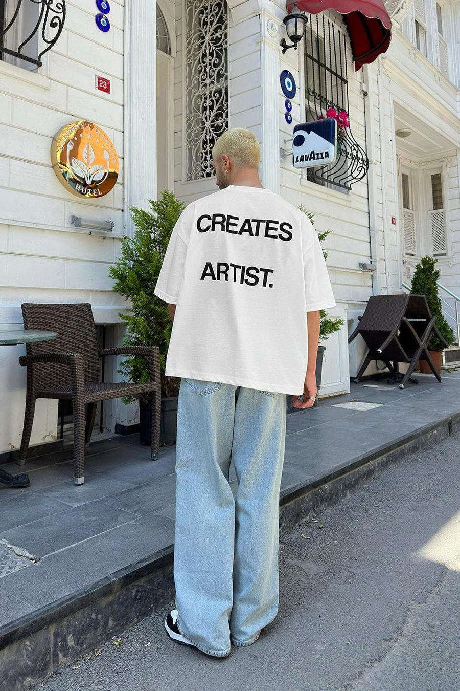 Beyaz Creates Artist OUTPLENTY PREMİUM Oversize Tişört