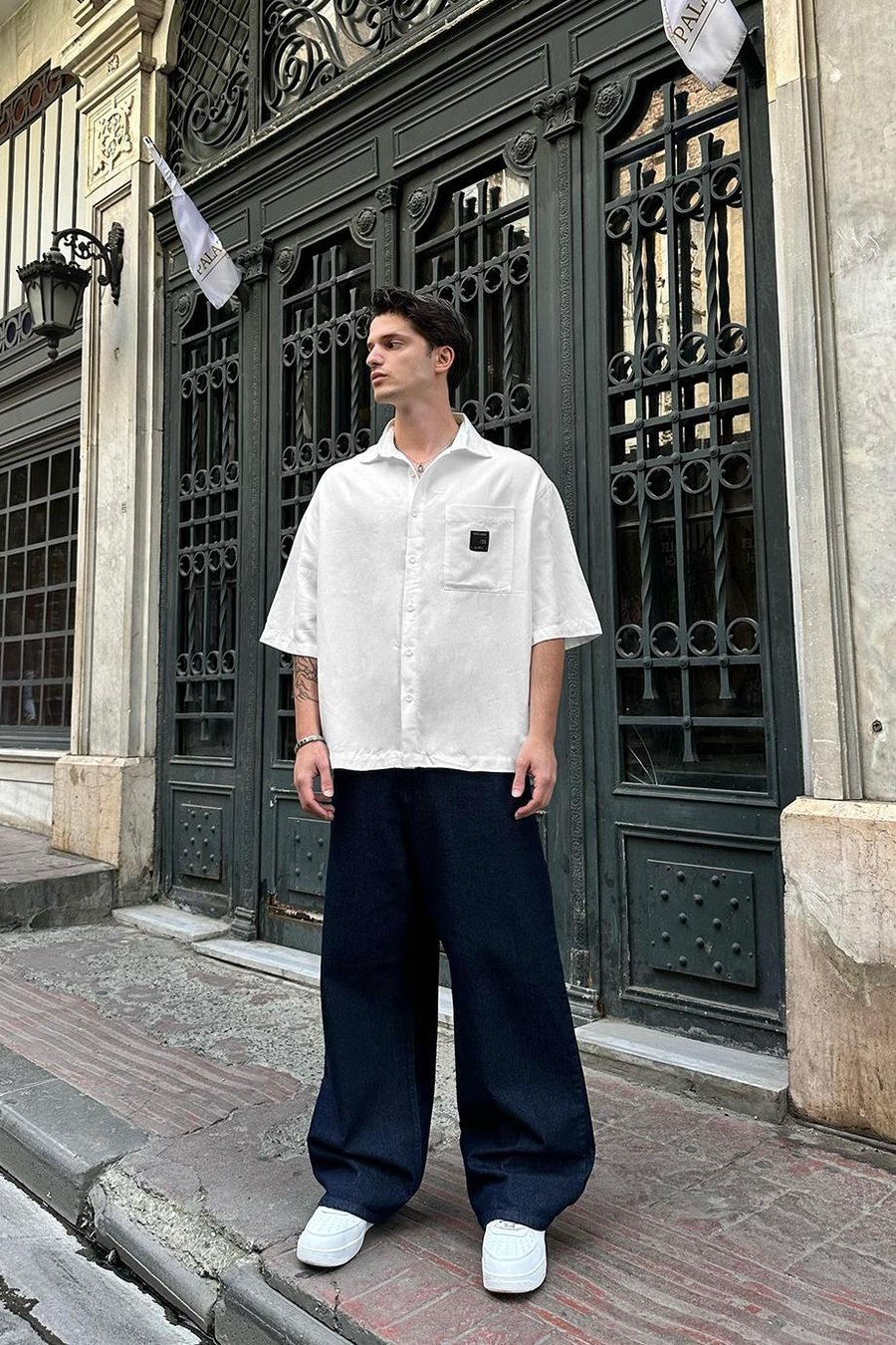 Beyaz Keten Ön Cep Nakış Detay S8 BS Oversize Gömlek