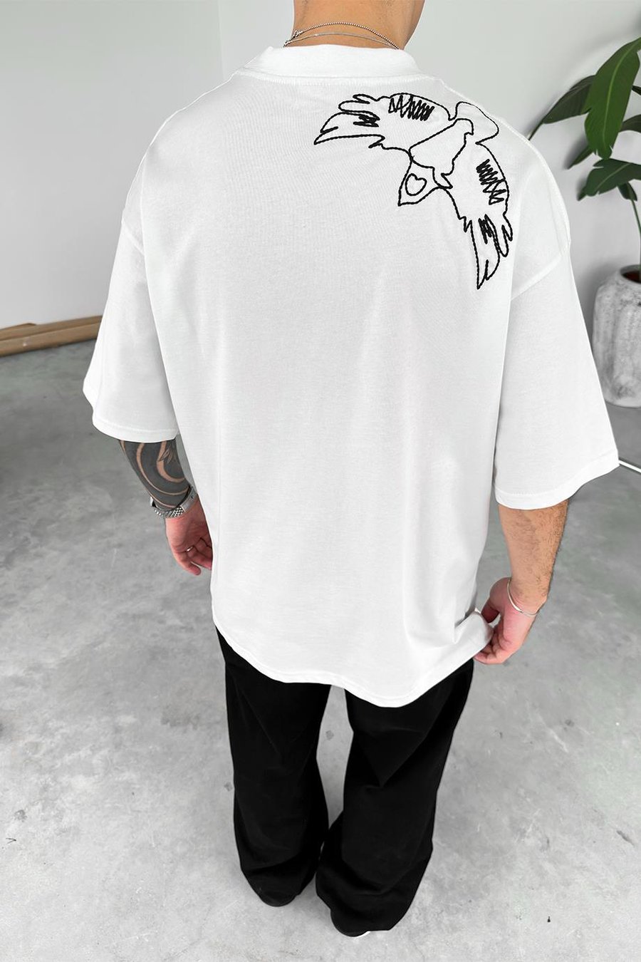 Beyaz Kuş Nakışlı Oversize Tişört