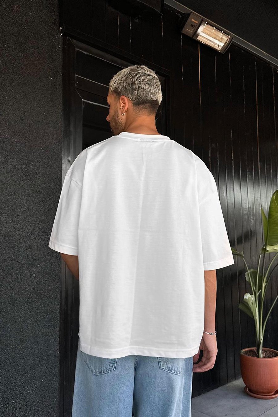 Beyaz Monte Carlo Nakış Detay OUTPLENTY PREMİUM Oversize Tişört