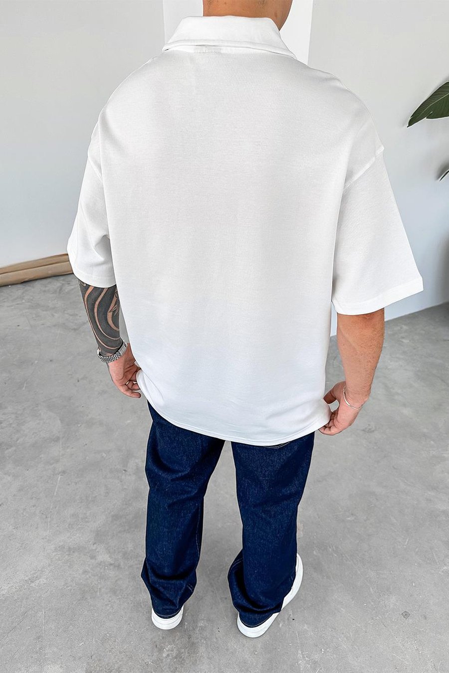 Beyaz Quit Place Baskı Detay Oversize Polo Yaka Tişört