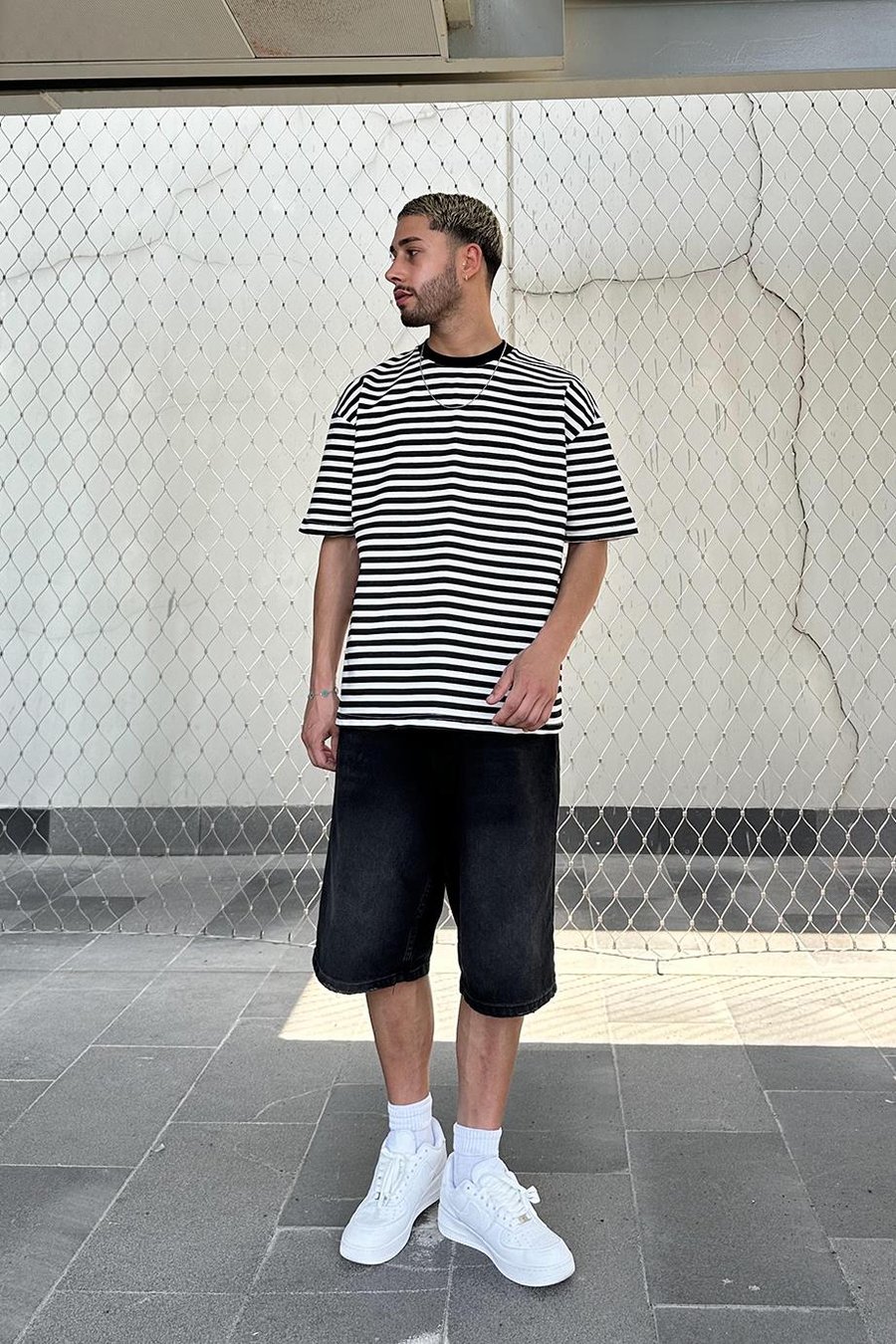 Beyaz Siyah Şeritli 17 PM Oversize Tişört