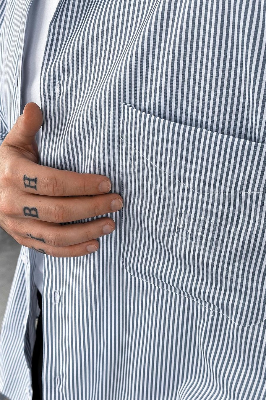 Gri Çizgili Kabartma Detay Oversize Gömlek