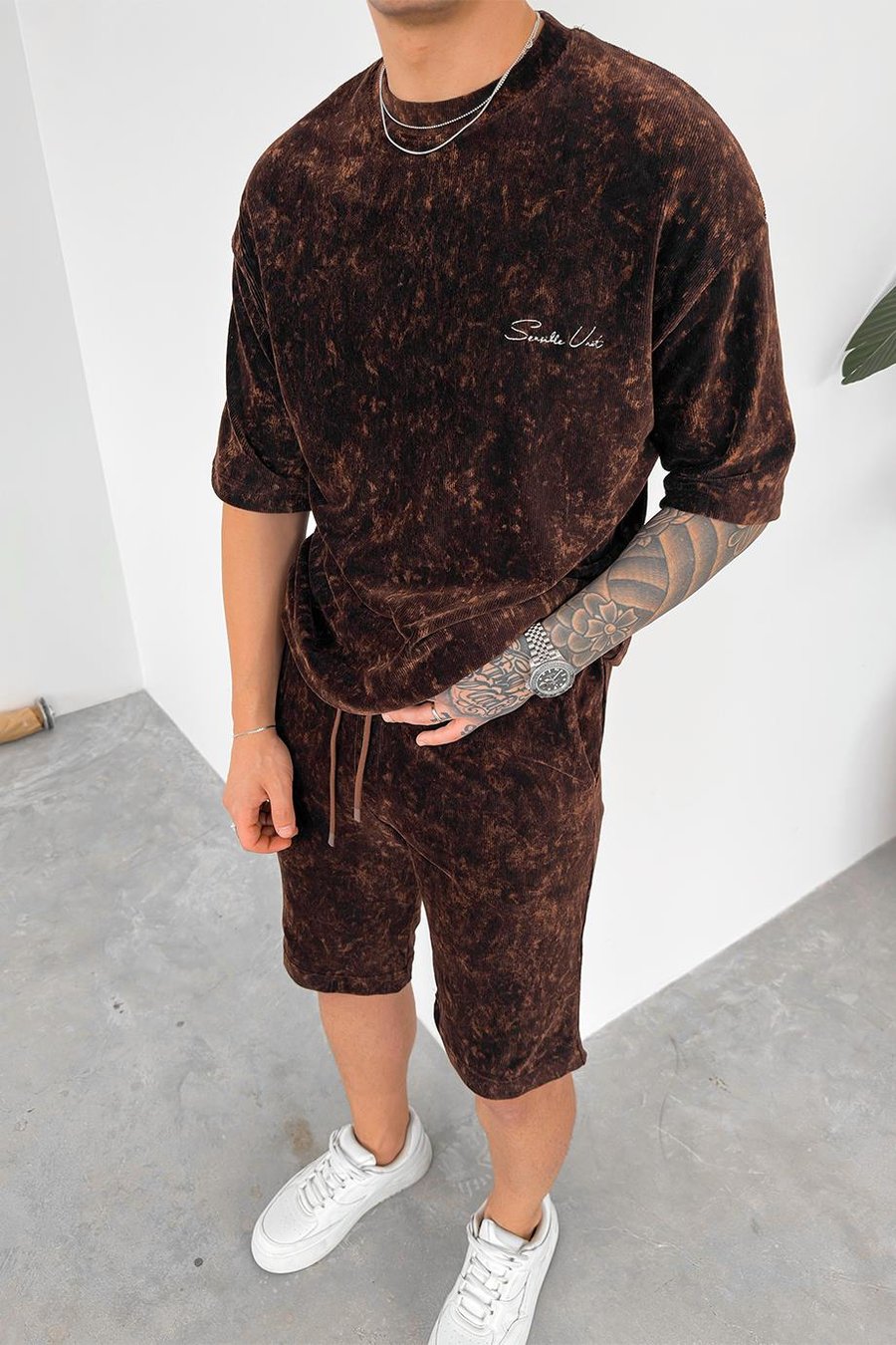 Kahverengi İnce Fitilli Batik Nakış Detay Oversize Tişört