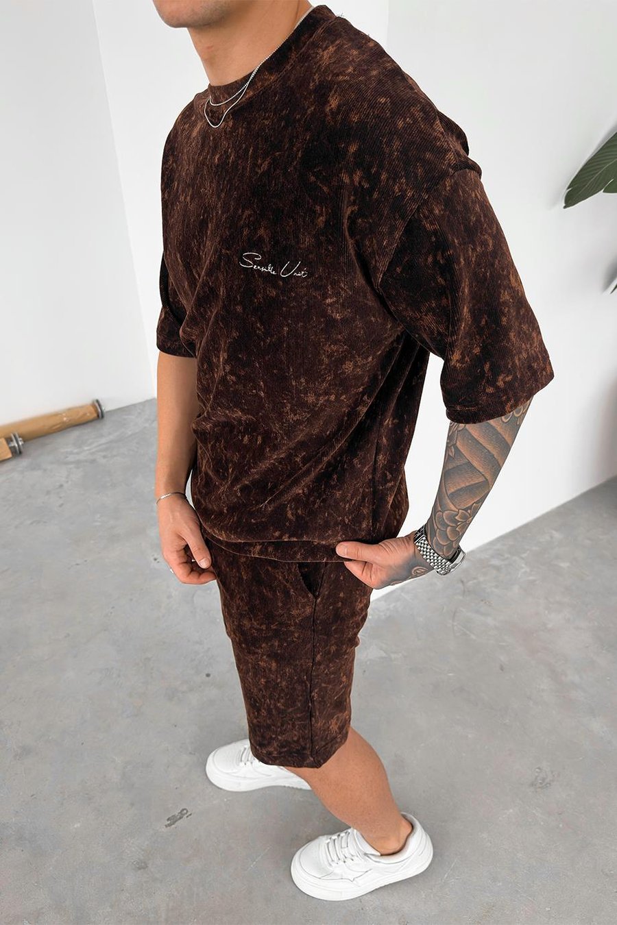 Kahverengi İnce Fitilli Batik Nakış Detay Oversize Tişört