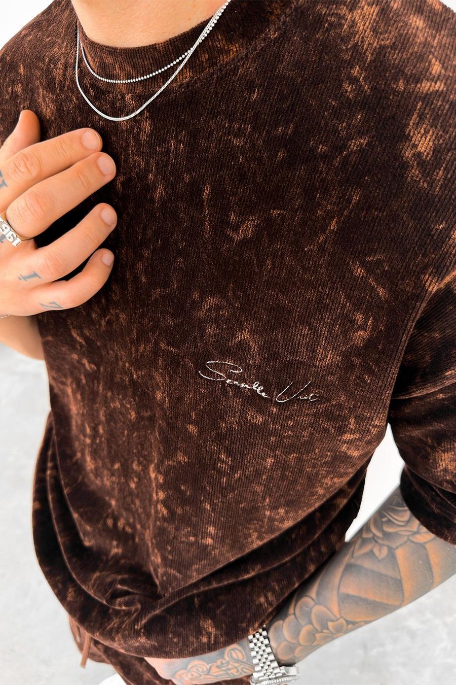 Kahverengi İnce Fitilli Batik Nakış Detay Oversize Tişört