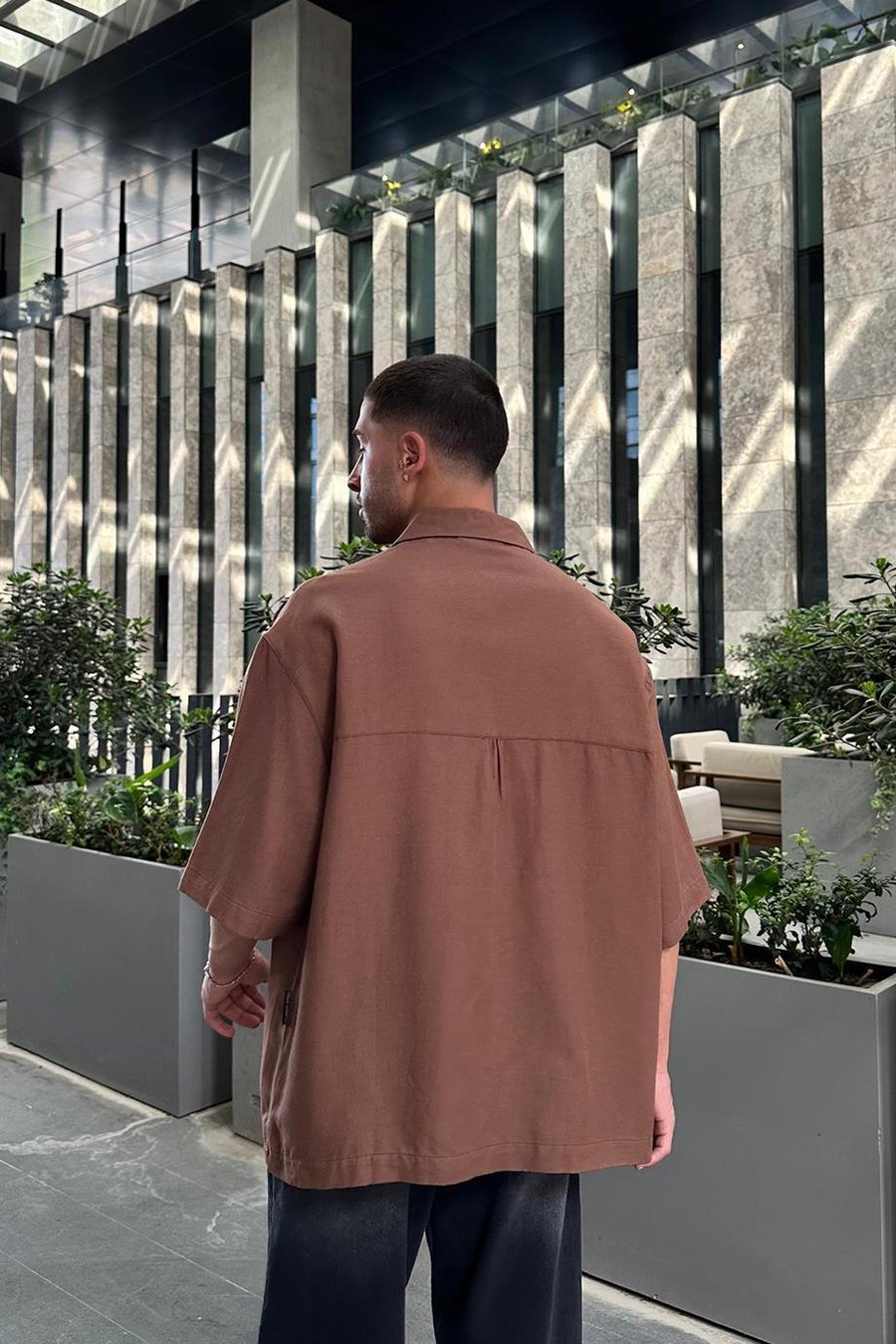 Kahverengi Keten Ön Cep Nakış Detay S8 BS Oversize Gömlek