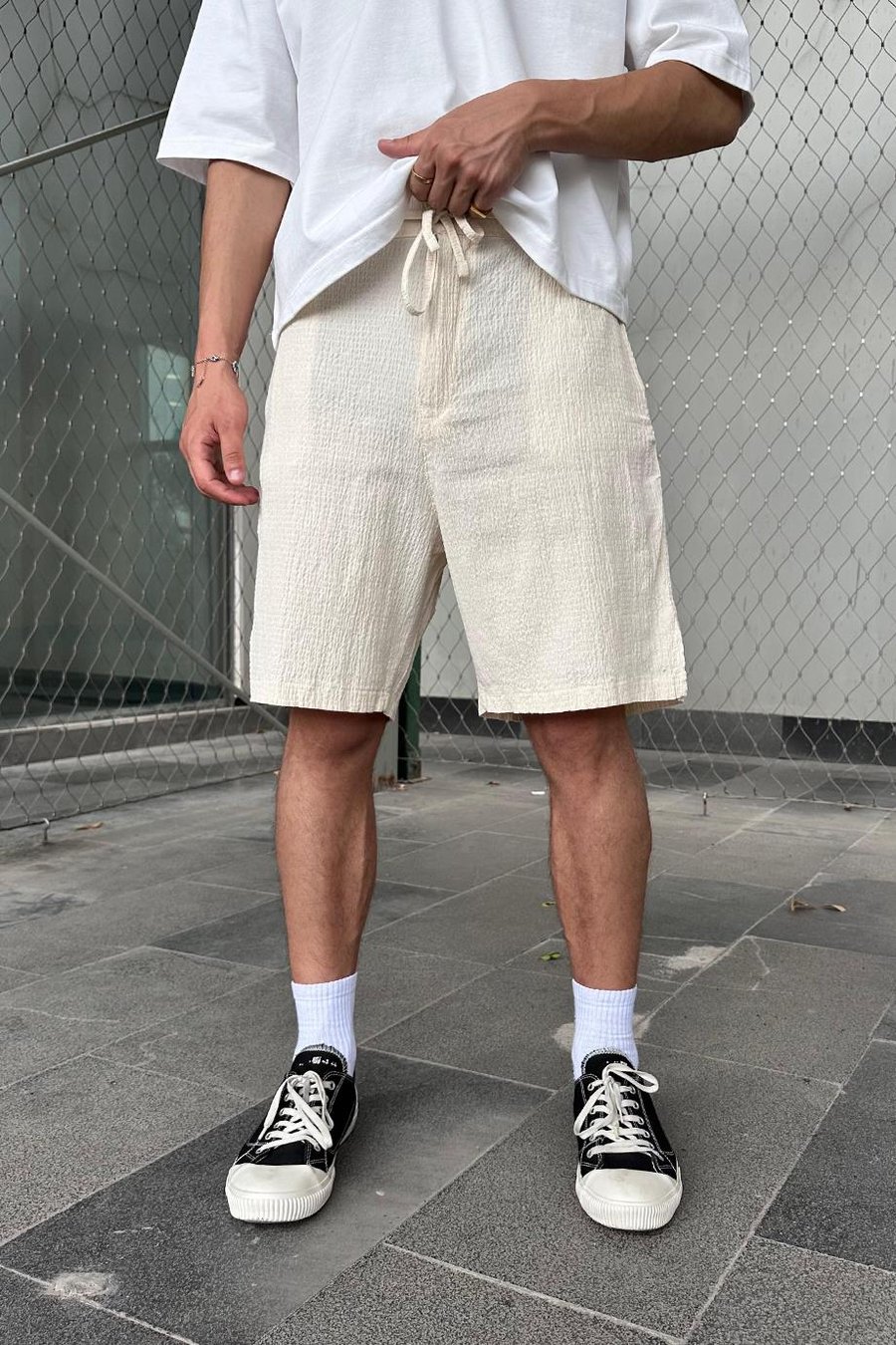 Krem Beli İp Detaylı Dokulu Keten GO Relaxed Fit Şort