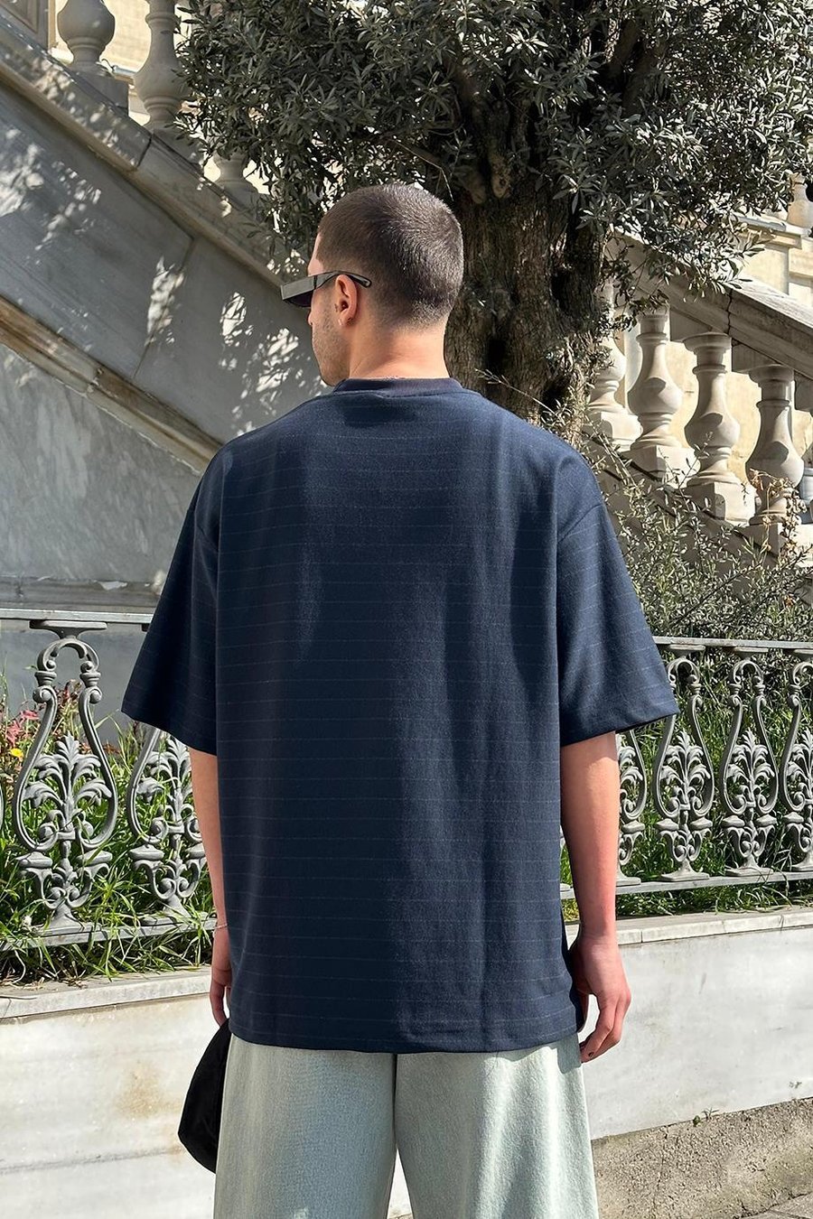 Lacivert Şeritli Cout Nakış Detay BS Oversize Tişört