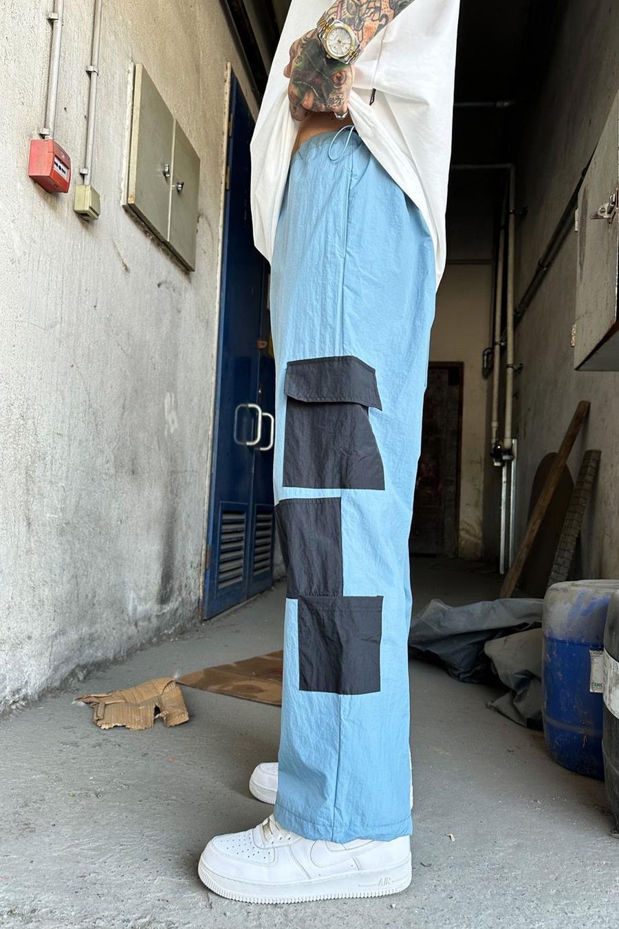 Mavi Mavi Paraşüt Kargo BDG Siyah Yama Detay Ayarlanabilir Paça Baggy Pantolon