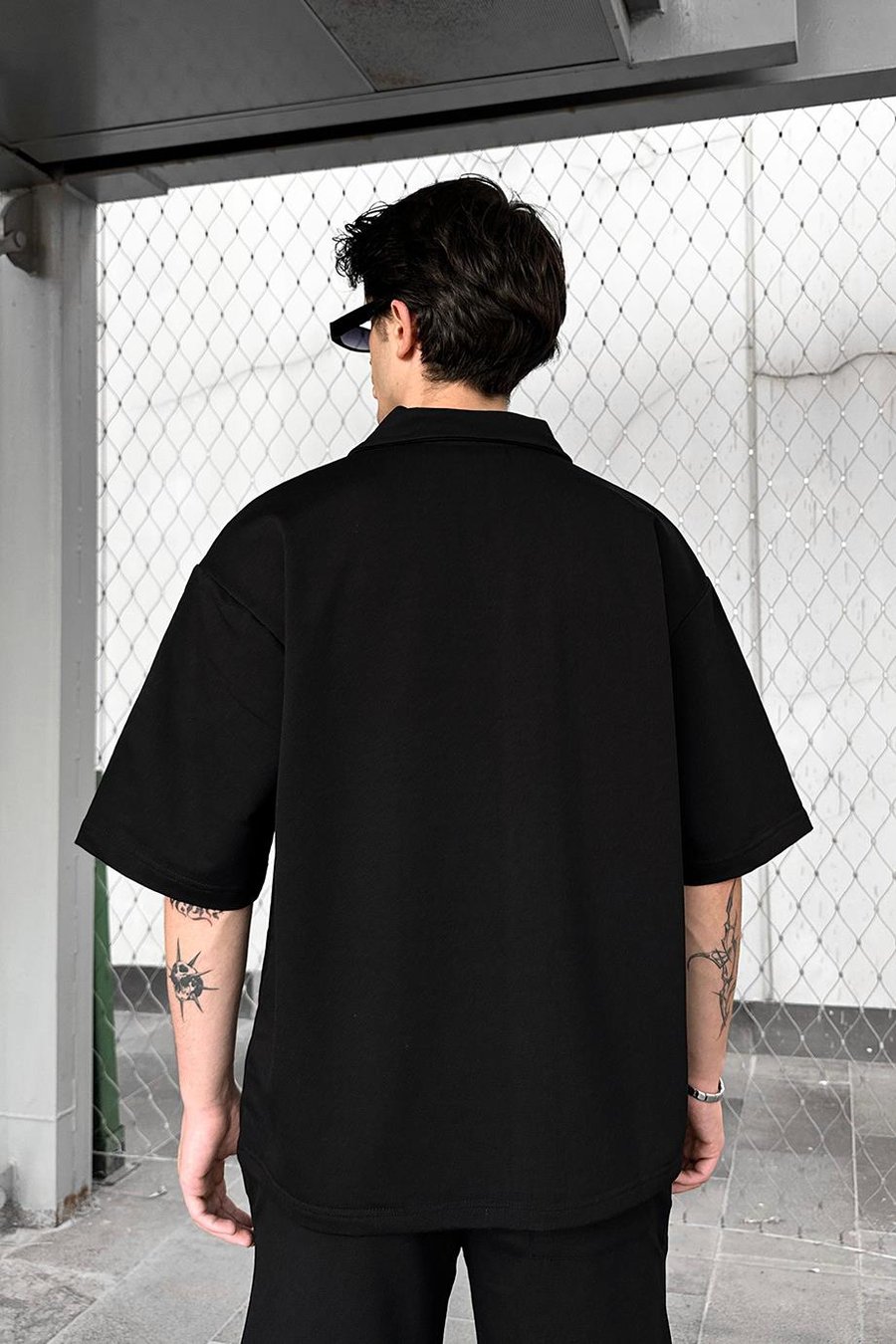Siyah Dash Nakış Detay Polo Yaka Oversize Tişört
