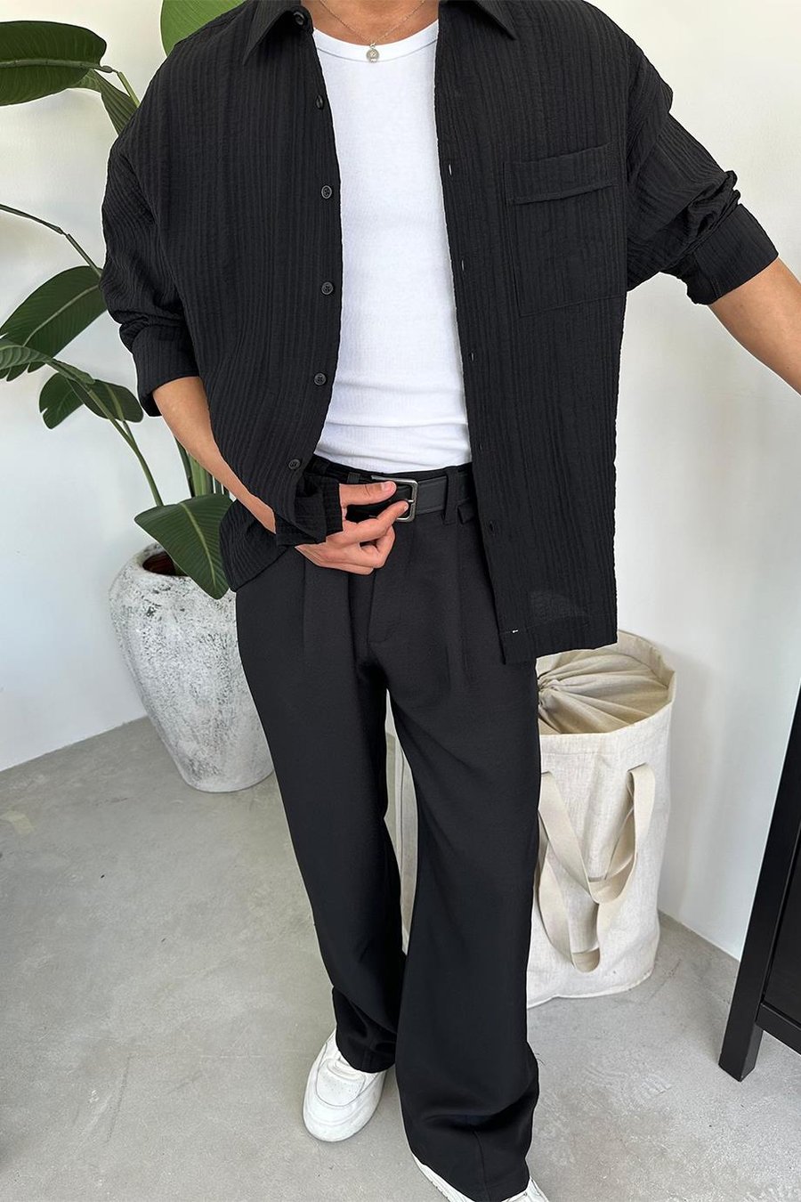 Siyah Dokulu Cep Detay Oversize Gömlek