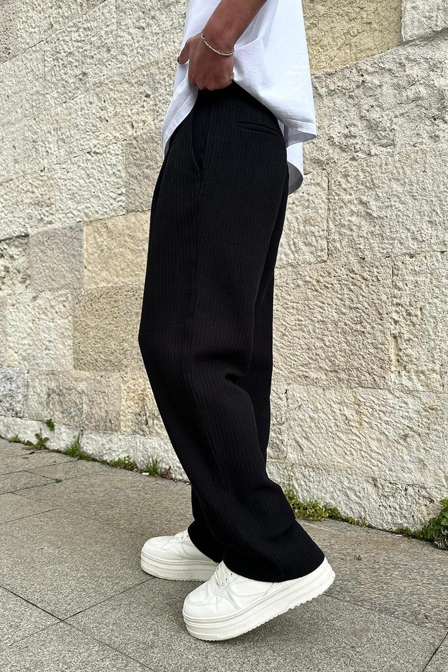 Siyah Dokulu Pile Detaylı 42 GO Baggy Pantolon