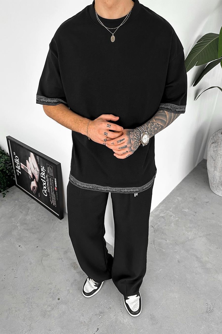 Siyah Etnik Desenli Oversize Tişört