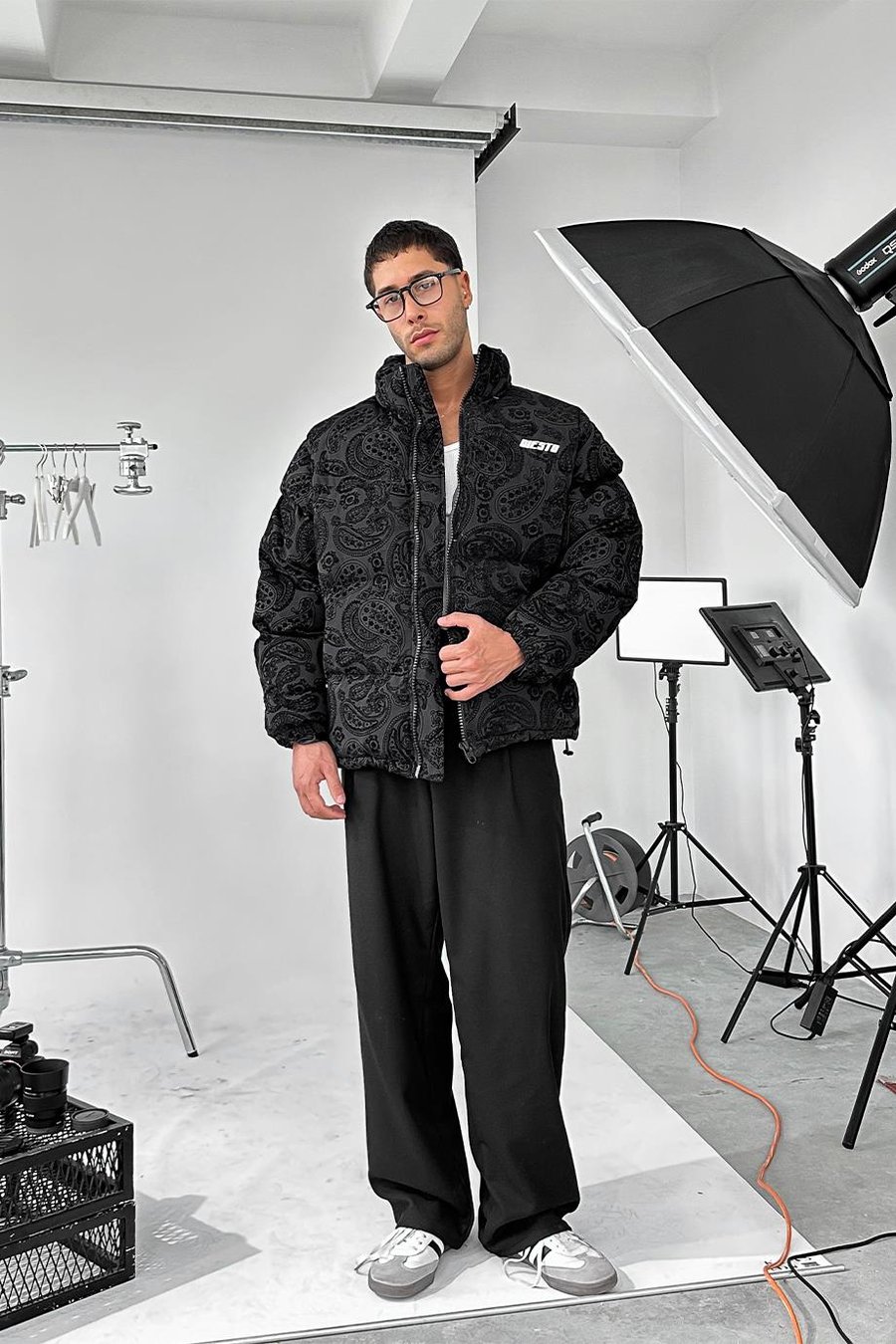 Siyah Etnik Kabartma Detay Oversize Puffer Mont