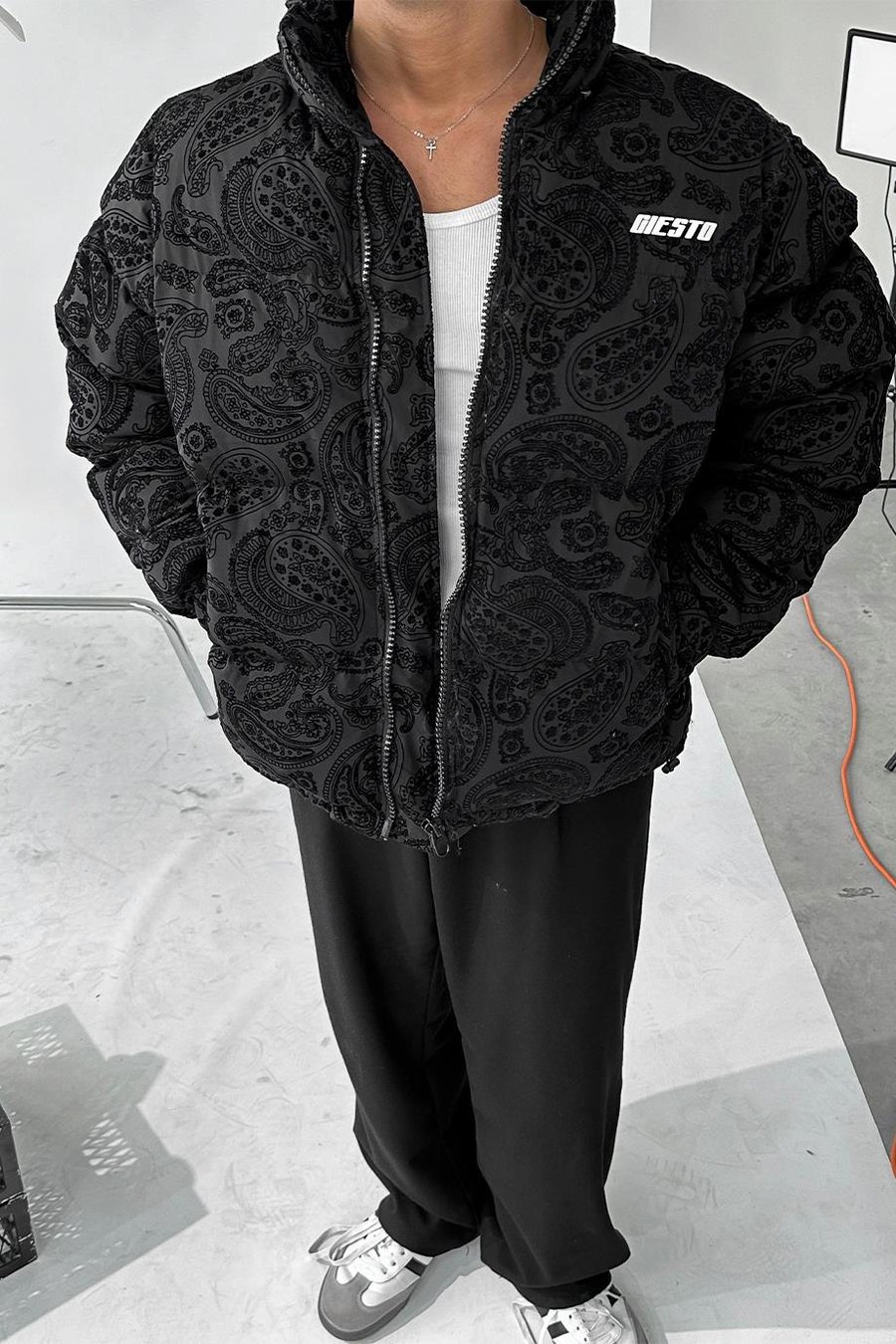 Siyah Etnik Kabartma Detay Oversize Puffer Mont