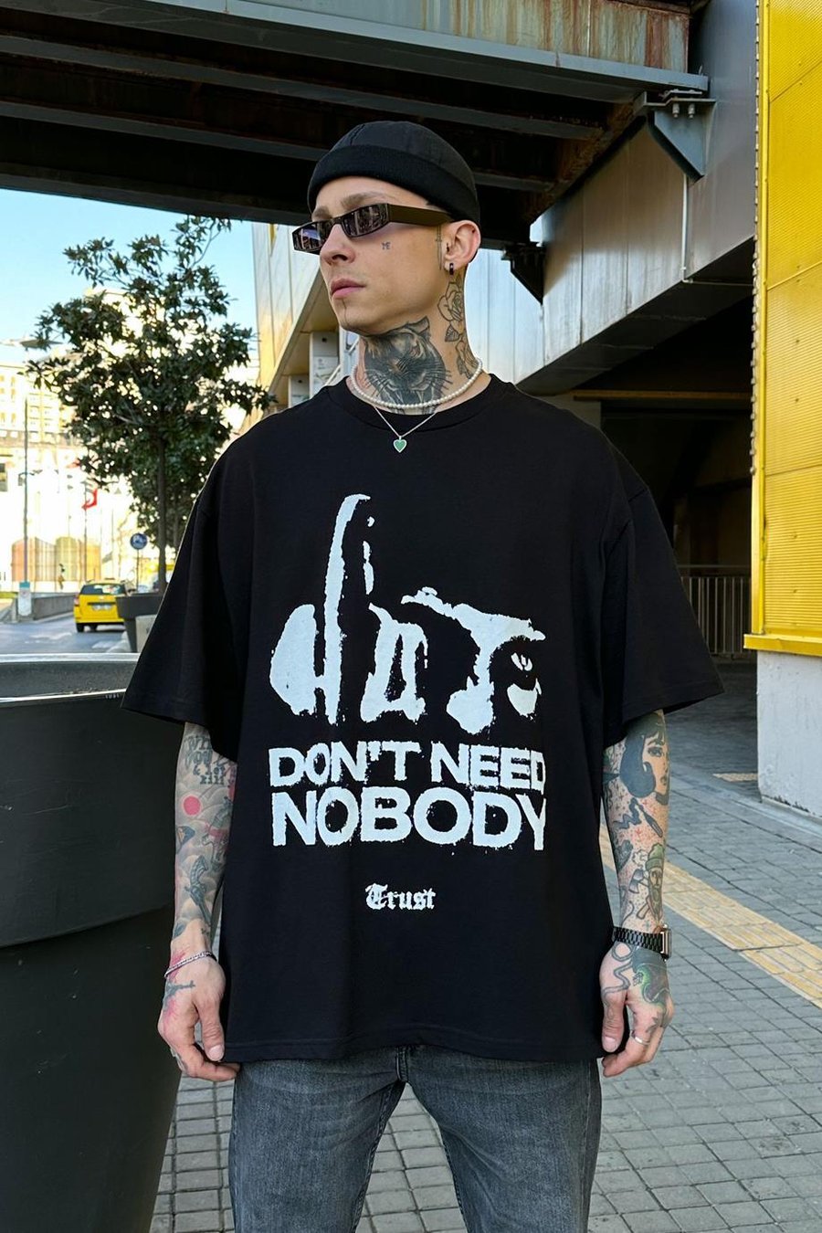 Siyah Trust Need Premium Oversize Tişört