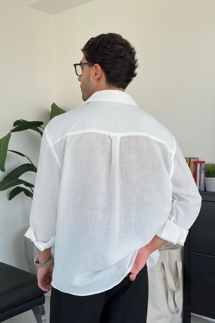 Beyaz Basic Ön Cep Detay Oversize Gömlek