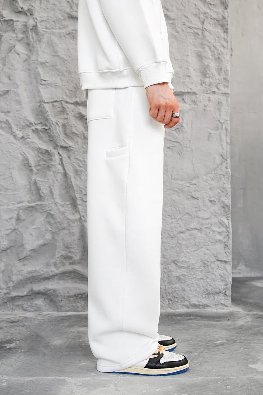 Beyaz Cozy Basic Pileli Baggy Eşofman