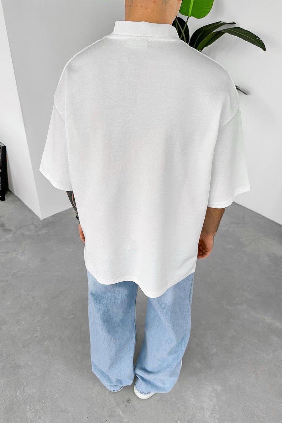 Beyaz Dikiş Detaylı Oversize Tişört