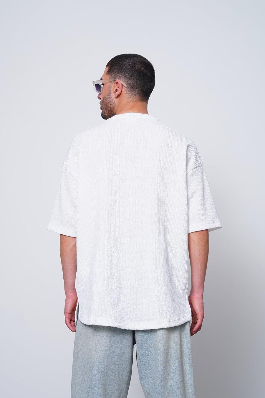 BEYAZ Fitilli Basic Yırtmaç Detay O7 MH Oversize Tişört