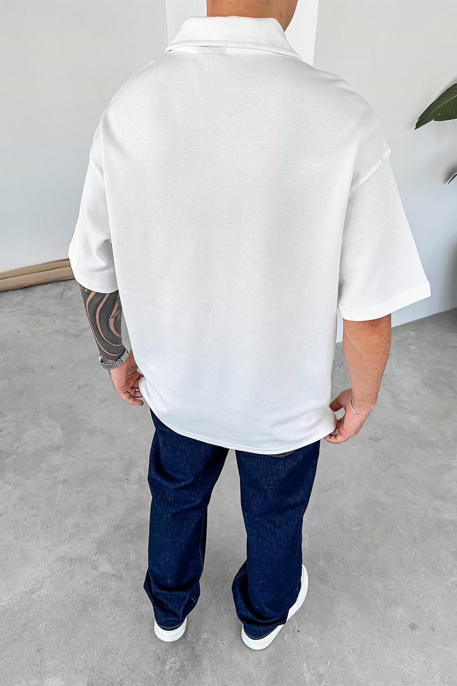 Beyaz Quit Place Baskı Detay Oversize Polo Yaka Tişört