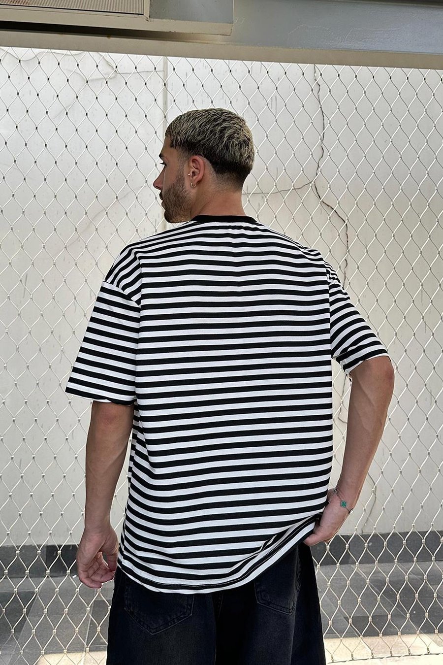 Beyaz Siyah Şeritli 17 PM Oversize Tişört