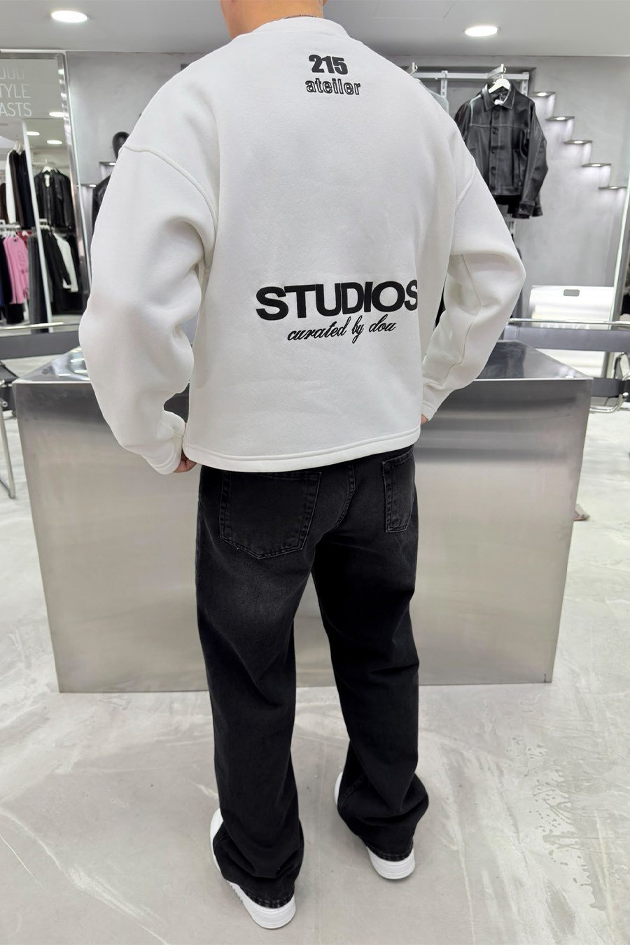 Beyaz Studios Baskılı Boxy Fit Sweatshirt