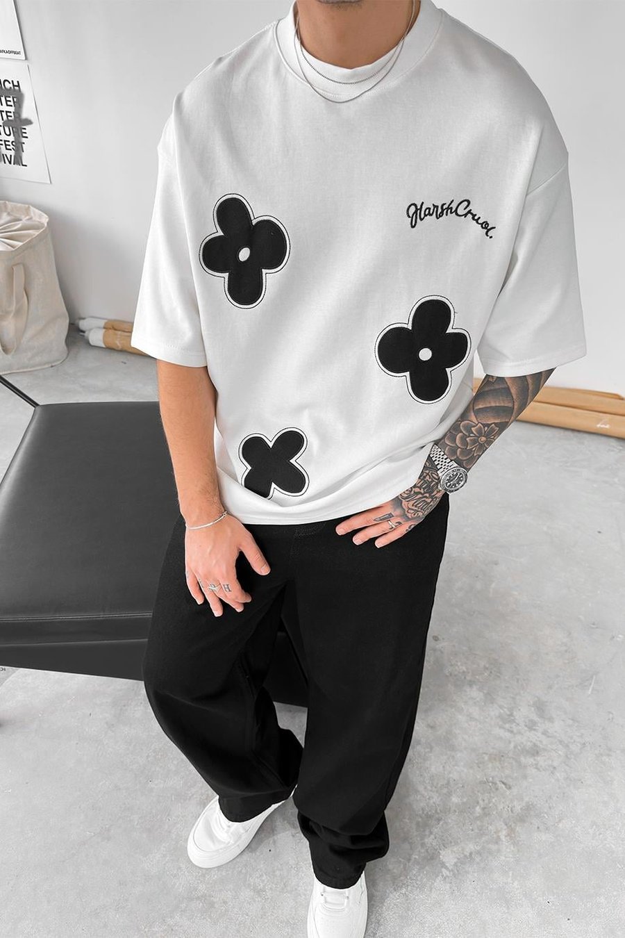 Beyaz Yonca Nakış Oversize Tişört
