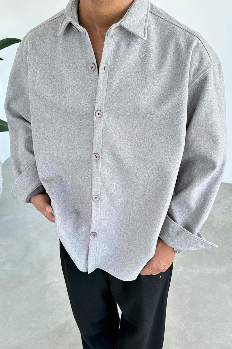 GRİ Nakış Detaylı Oversize Kaşe Gömlek