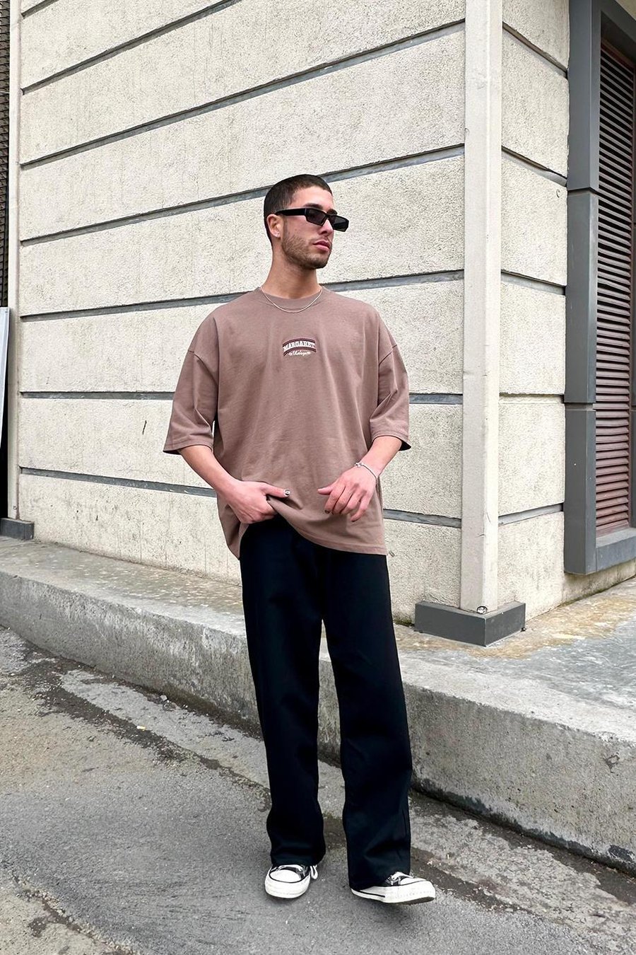 Kahverengi Margaret Nakış Detay OUTPLENTY PREMİUM Oversize Tişört