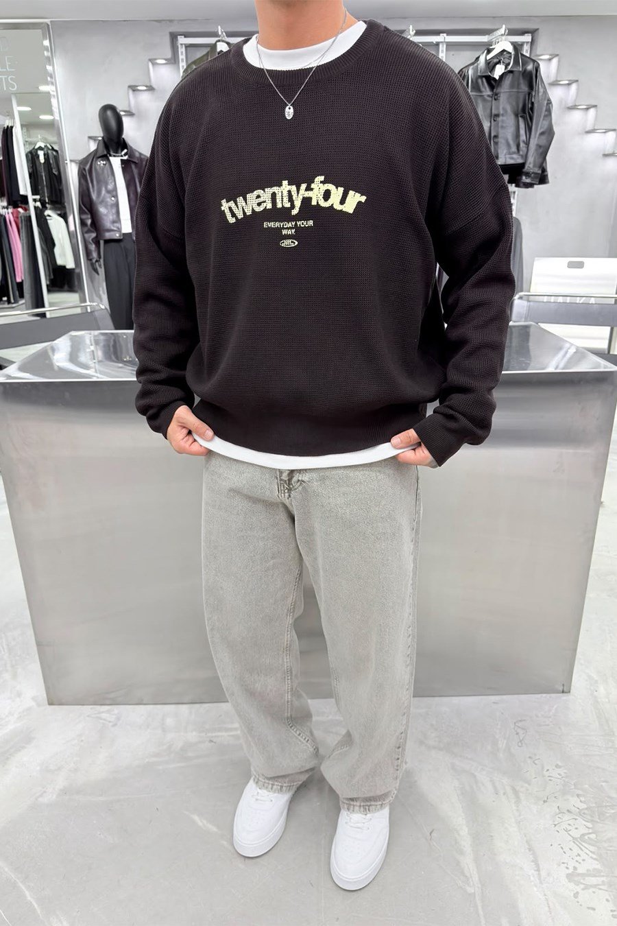 Kahverengi Twenty Four Baskılı Boxy Fit Kazak