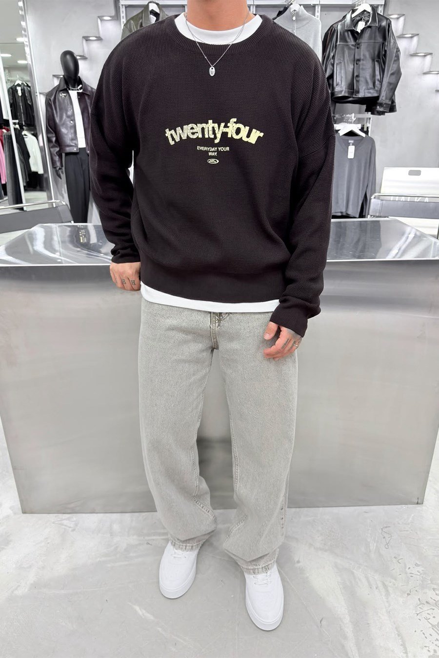 Kahverengi Twenty Four Baskılı Boxy Fit Kazak