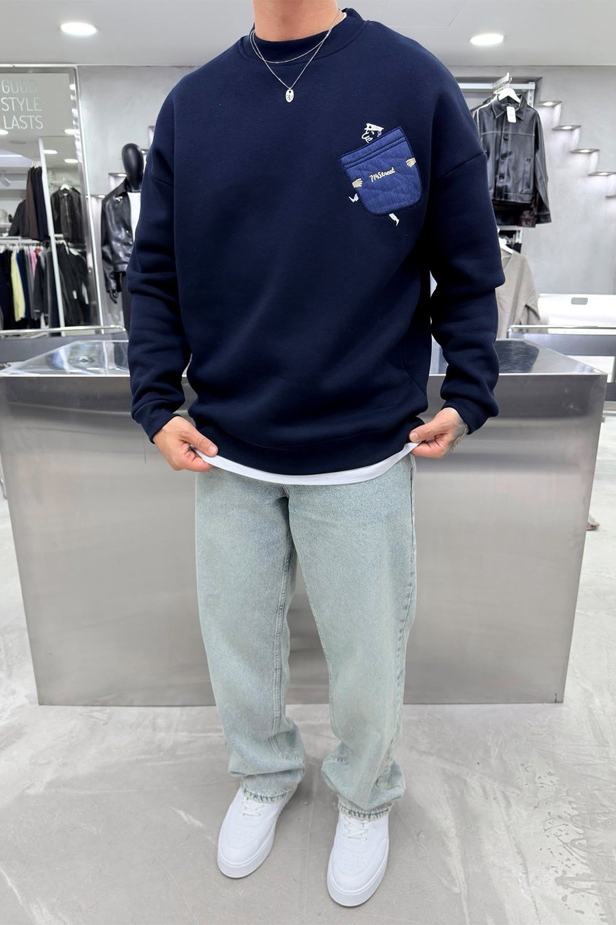 Lacivert Street Nakışlı Oversize Sweatshirt