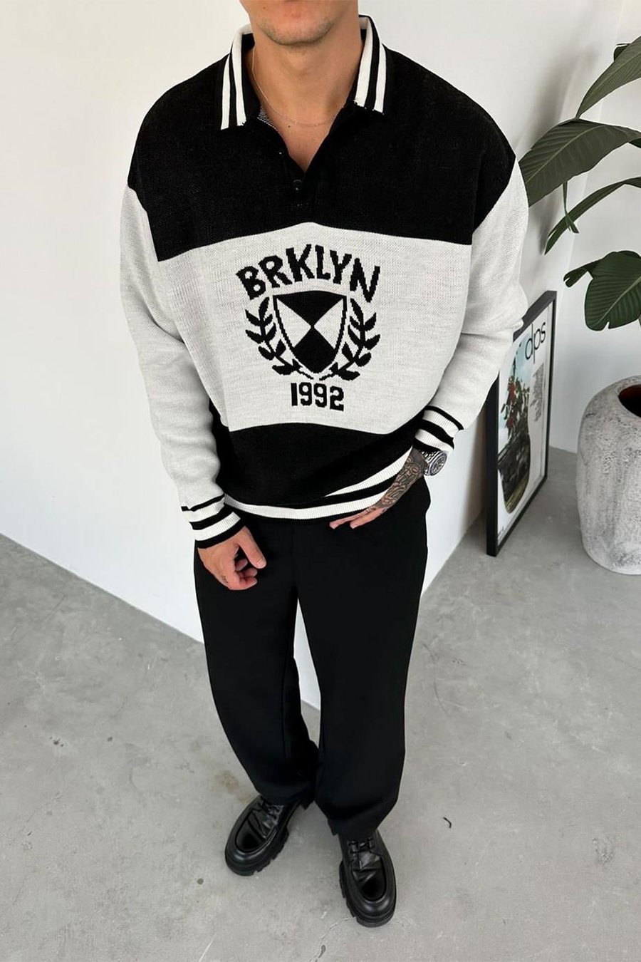 Siyah 1992 Yaka Şerit Detay Sweatshirt