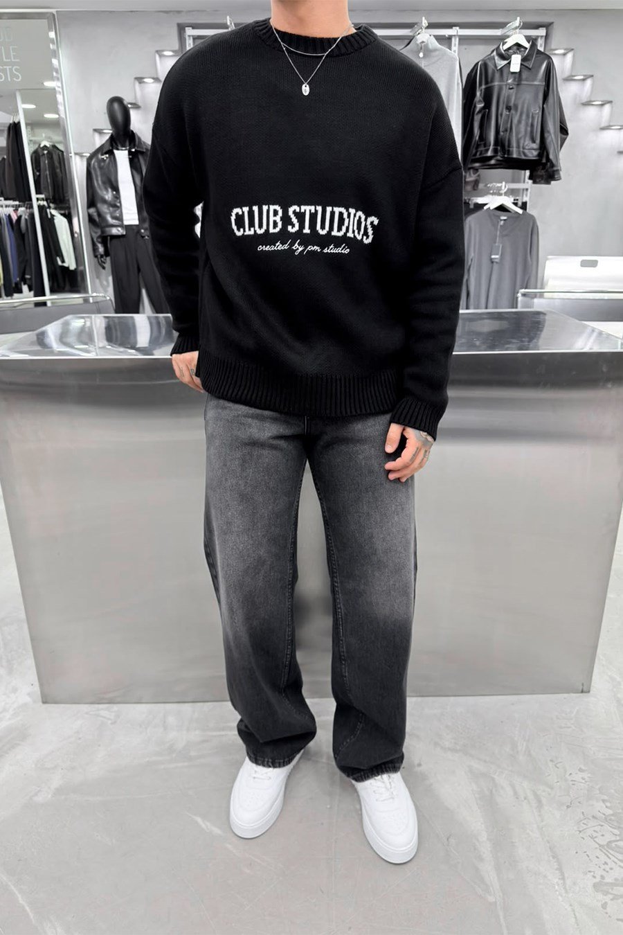 Siyah Club Studios Boxy Kalıp Triko Kazak