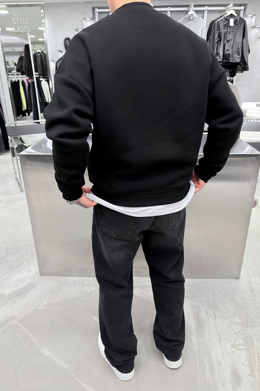 Siyah Half Nakışlı Oversize Sweatshirt