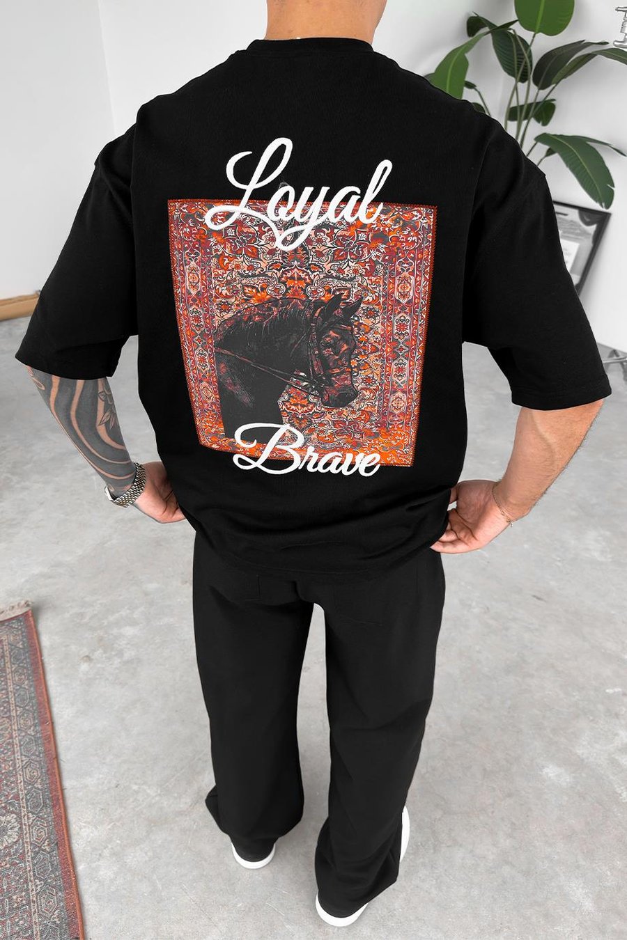 Siyah Loyal Patch Atlı Detay Oversize Tişört