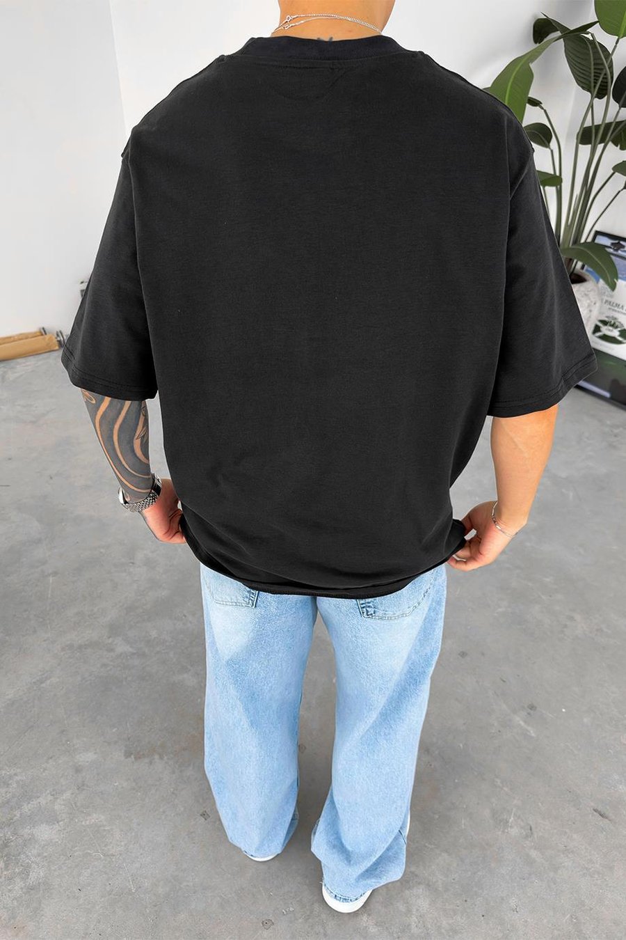 Siyah Nakış Detay Oversize Tişört