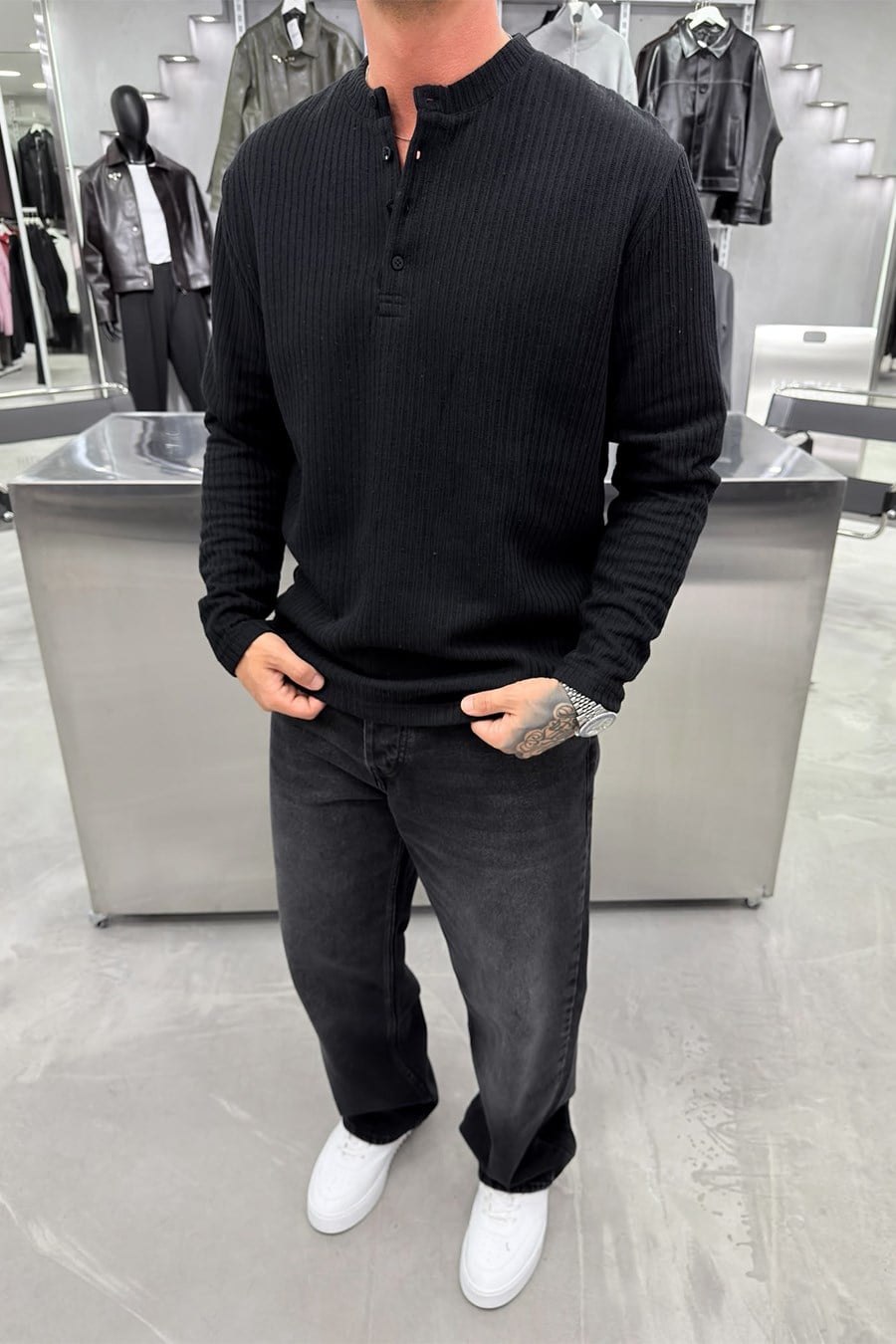 Siyah Örme Desenli Düğmeli Yaka Uzun Kollu Sweat