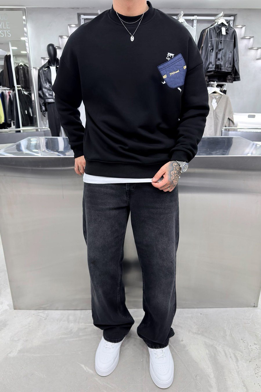 Siyah Street Nakışlı Oversize Sweatshirt