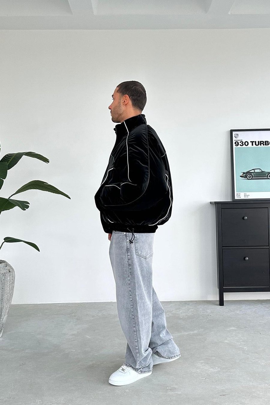 Siyah Tasarım Şerit Detay Oversize Şişme Mont