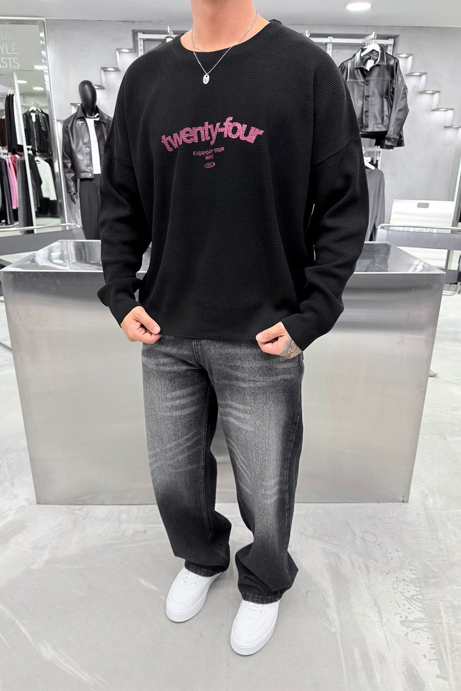 Siyah Twenty Four Baskılı Boxy Fit Kazak